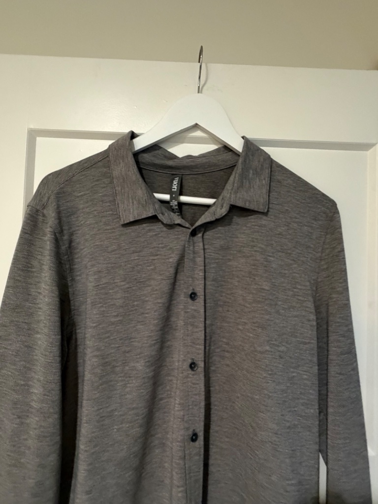 Vuori Shirt Mens Gray Long Sleeve Button Down Shirt Medium M — image 2 of 8